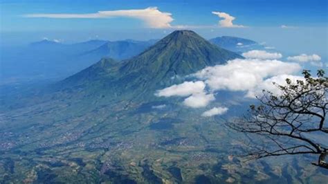 Peran Gunung dalam Ekosistem Mitos dan legenda Gunung Cikuray